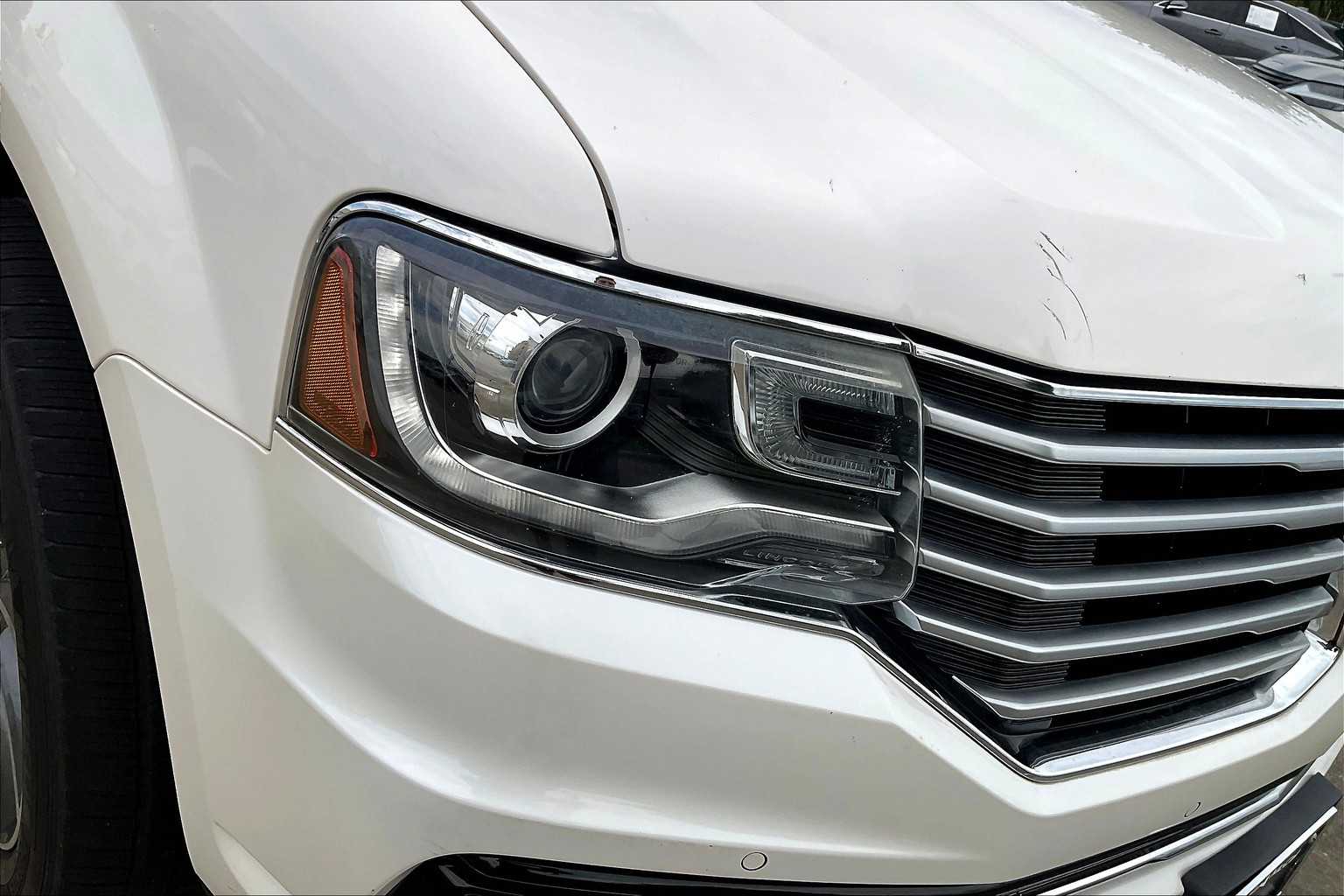 2017 Lincoln Navigator L Reserve photo 25