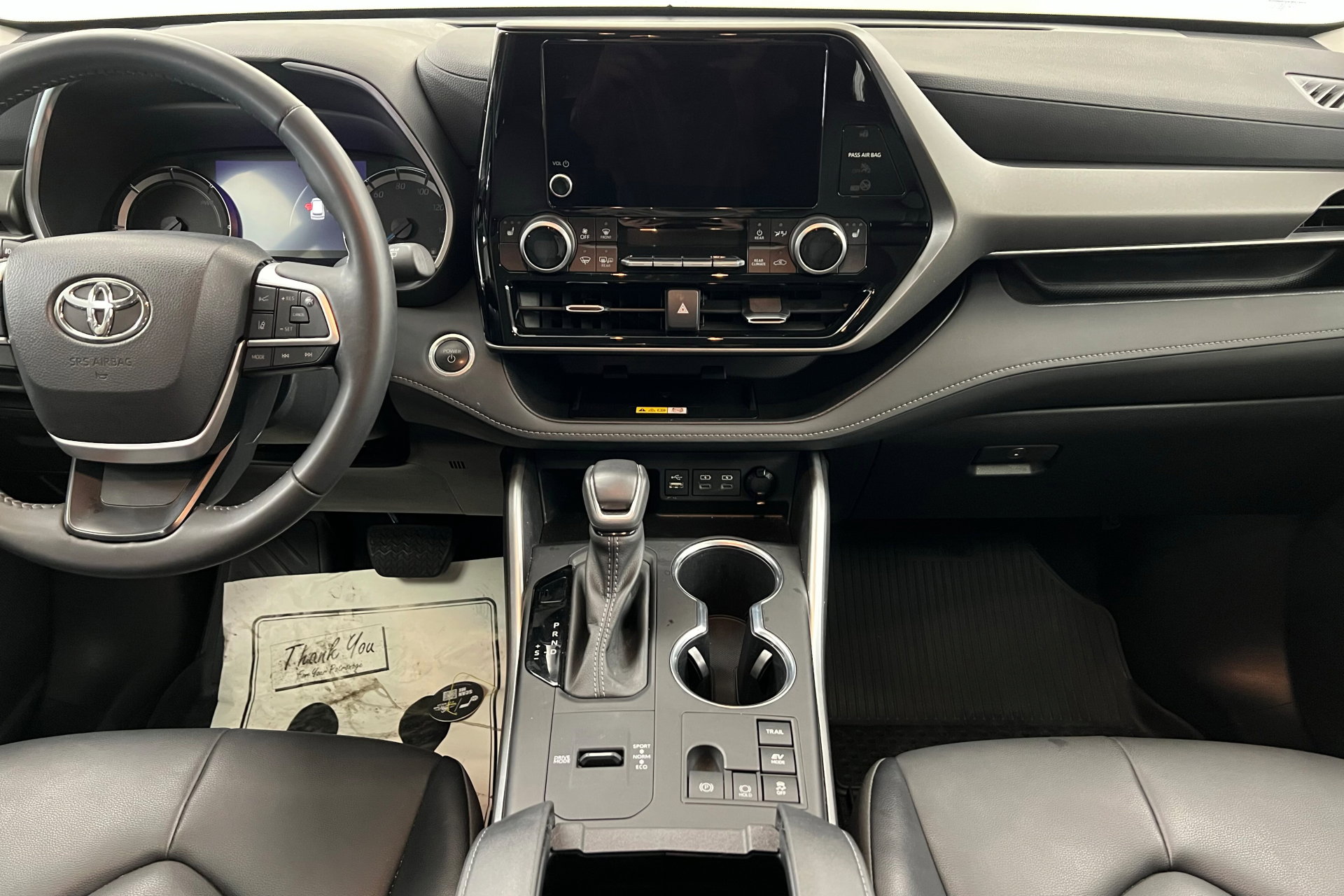 2024 Toyota Highlander Hybrid XLE photo 13