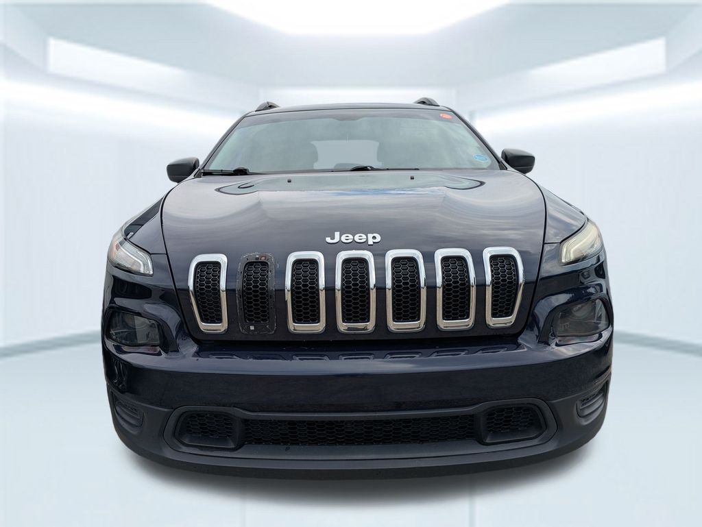 2016 Jeep Cherokee Sport photo 2