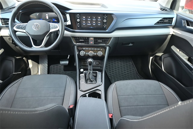 2024 Volkswagen Taos SE photo 8