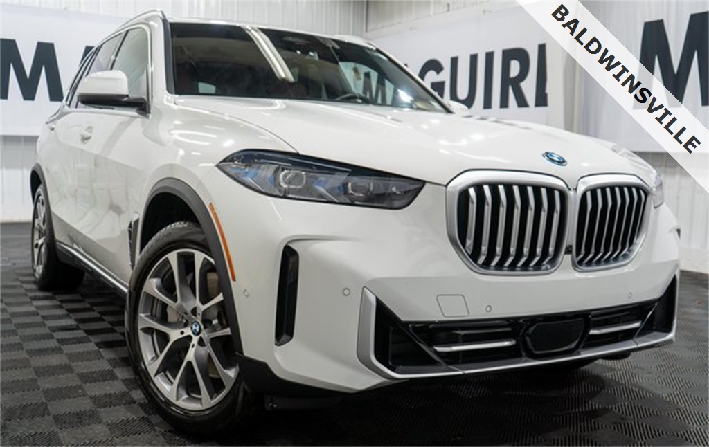 2026 BMW X5 50e's photo