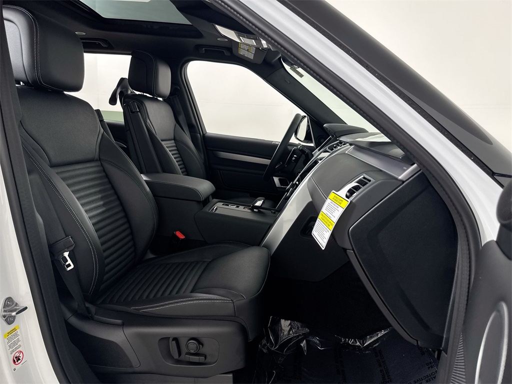 2025 Land Rover Discovery SE photo 23