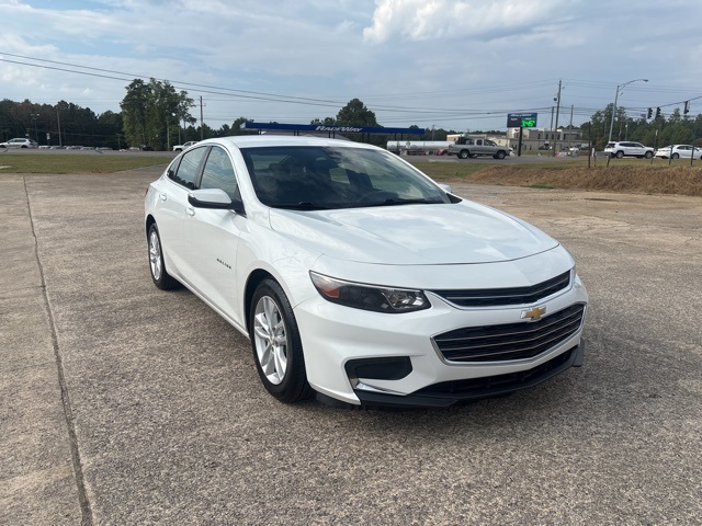 2018 Chevrolet Malibu 1LT photo 2