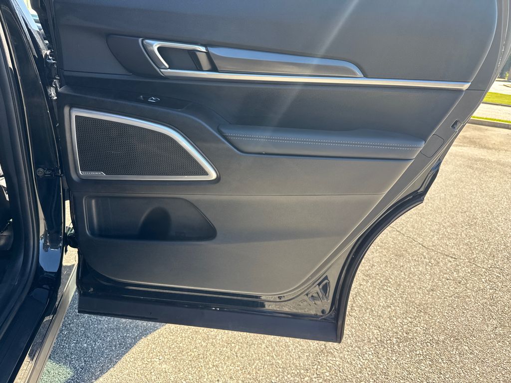 2024 Kia Telluride S photo 16