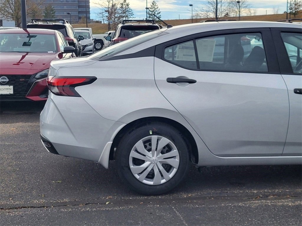 2025 Nissan Versa S photo 4