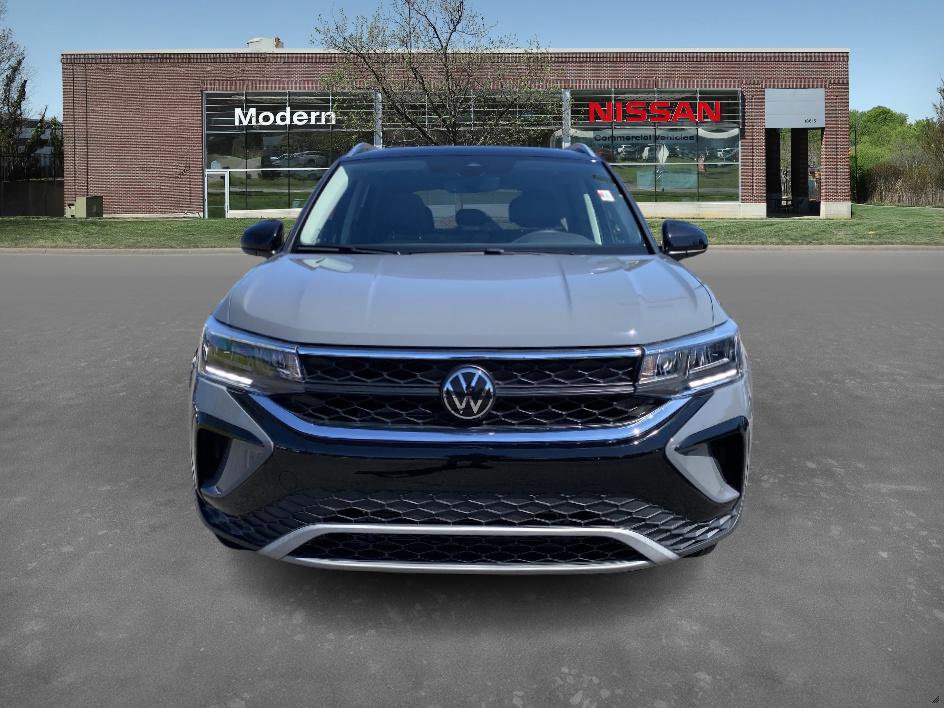 2024 Volkswagen Taos SE photo 5