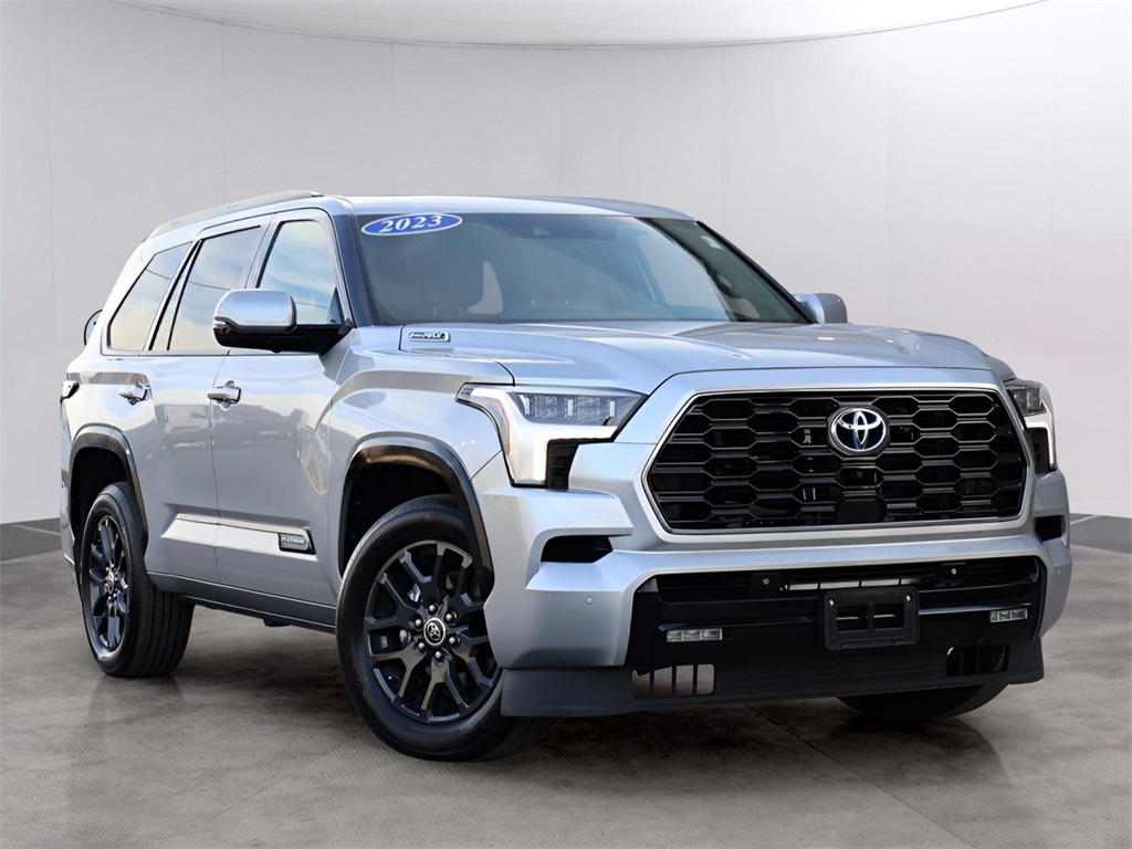 2023 Toyota Sequoia Platinum's photo