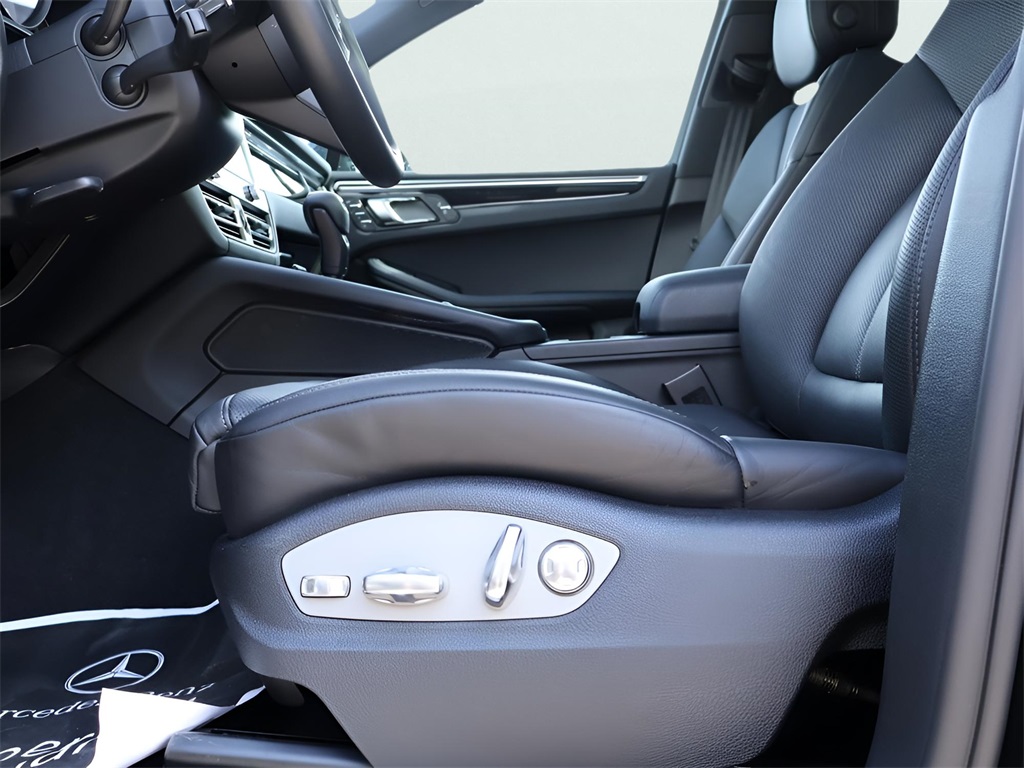 2022 Porsche Macan S photo 34