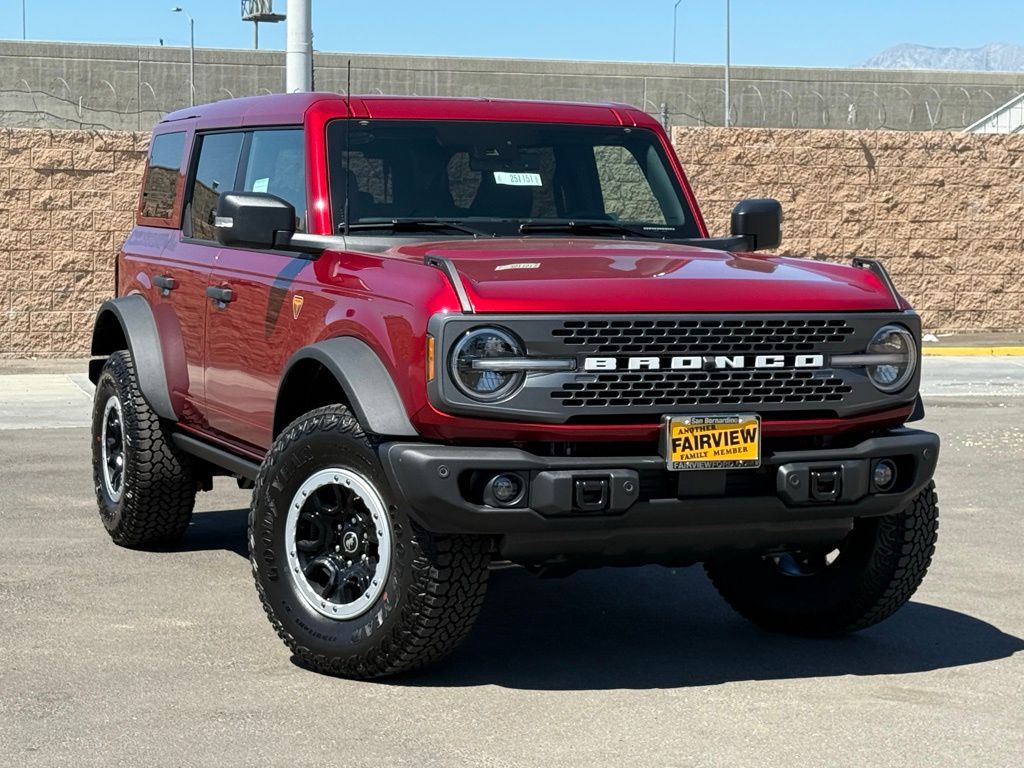 2025 Ford Bronco Badlands photo 2