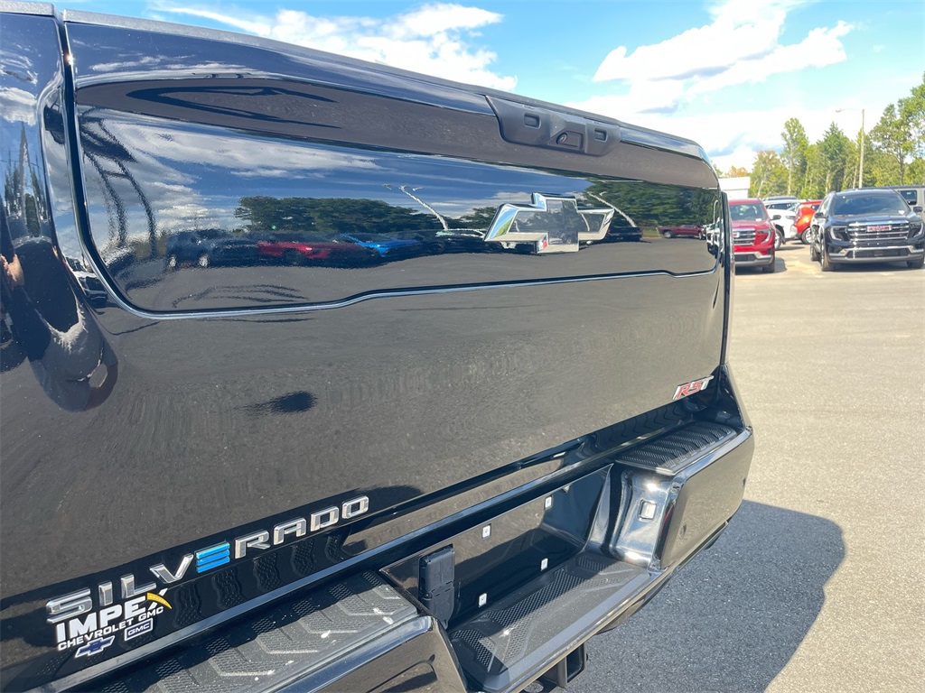 2024 Chevrolet Silverado EV RST photo 29