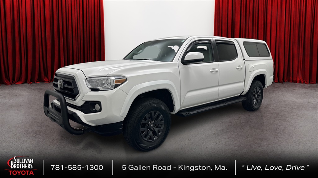 2022 Toyota Tacoma SR5's photo