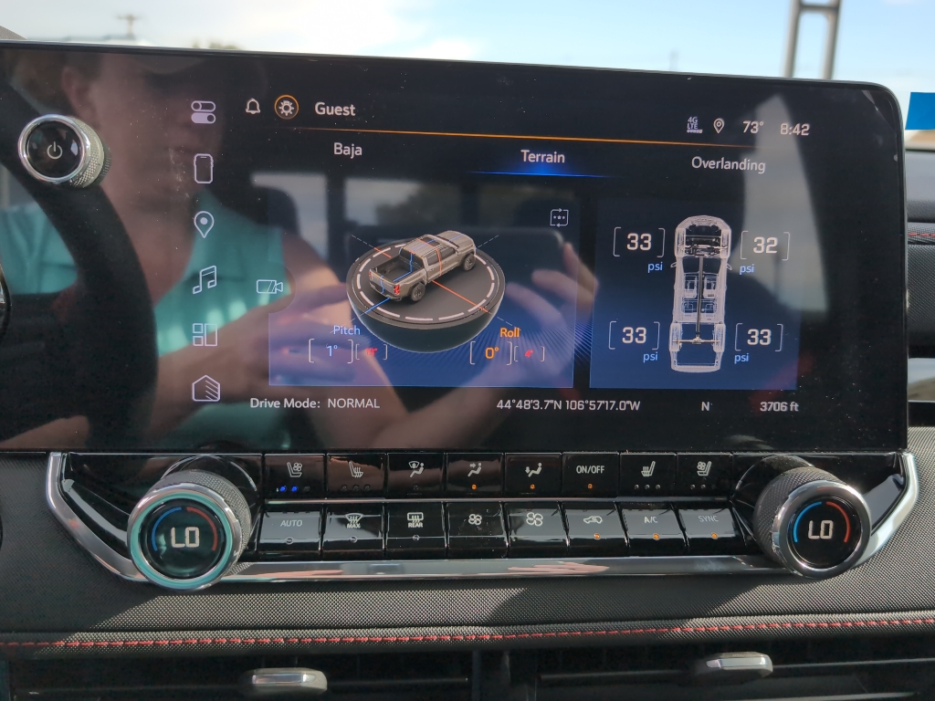 2025 Chevrolet Colorado Z71 photo 14