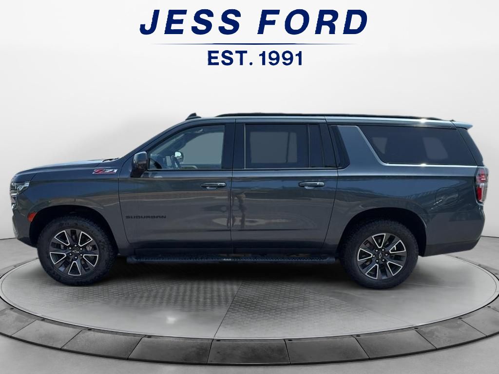 2021 Chevrolet Suburban 1500 Z71 photo 2