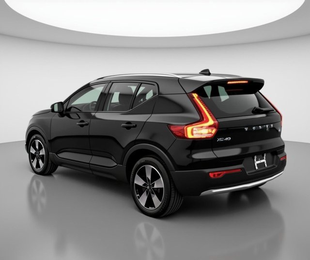 2021 Volvo XC40 Momentum photo 3