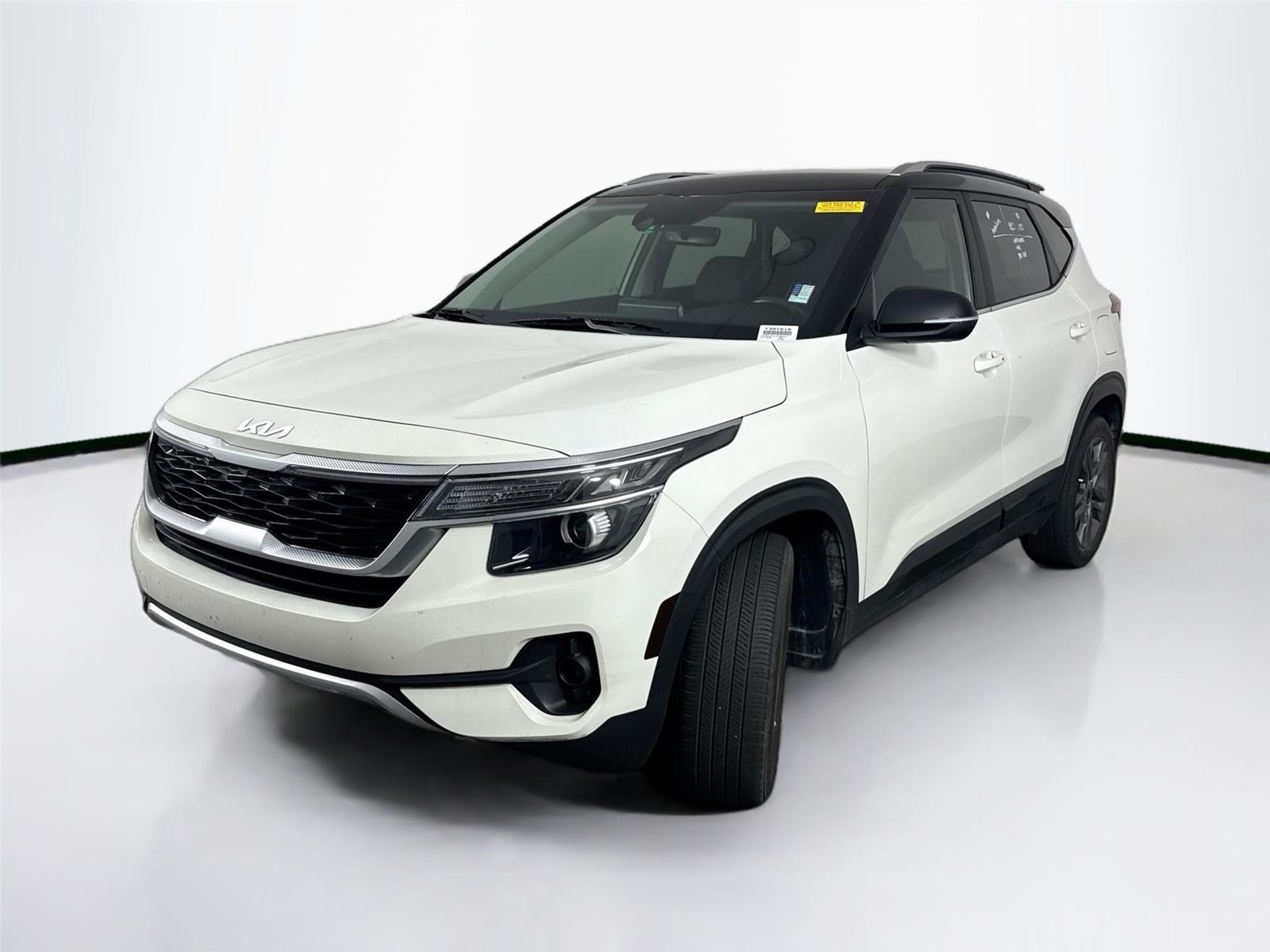 2023 Kia Seltos S photo 2