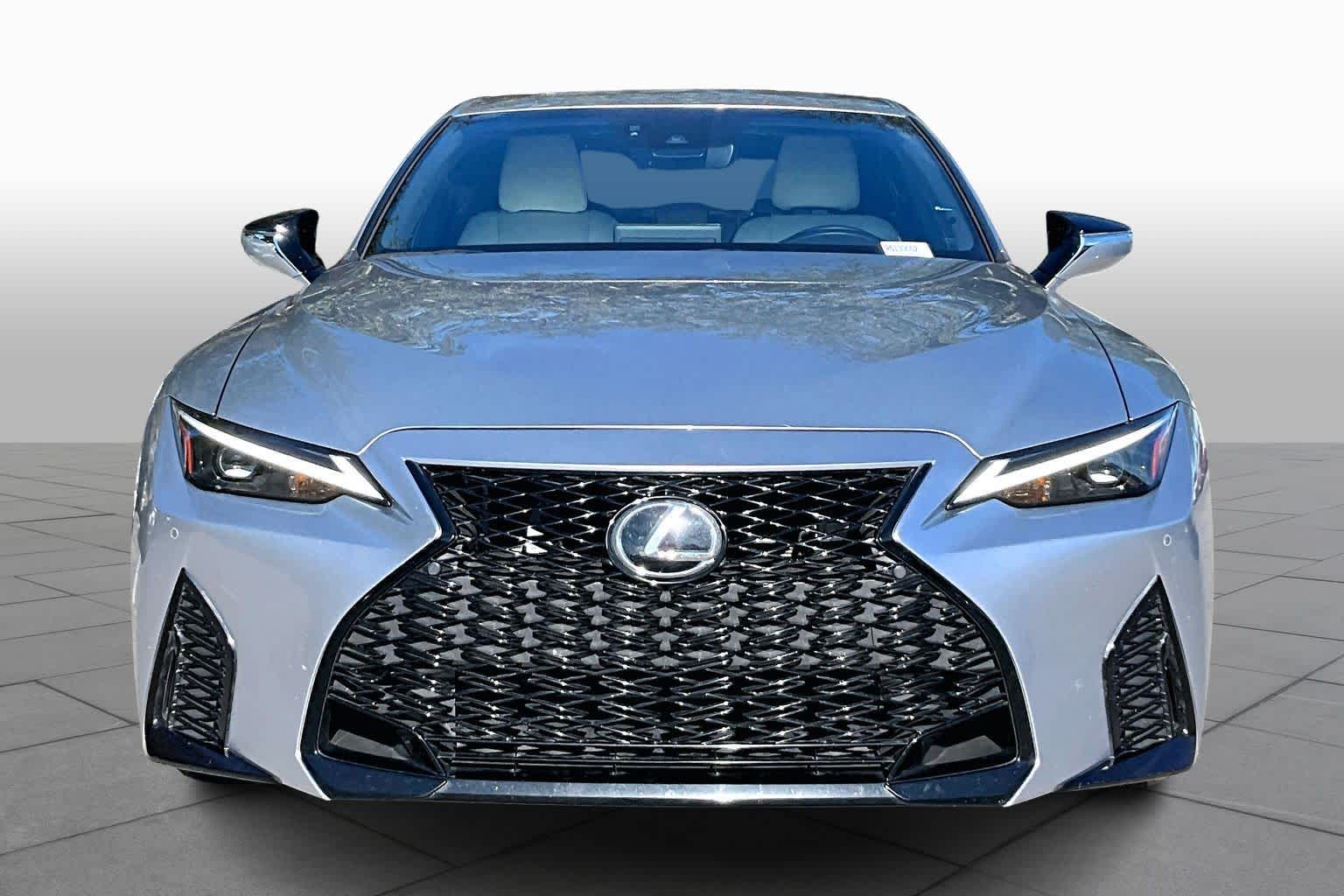 2024 Lexus IS 300 F SPORT photo 3
