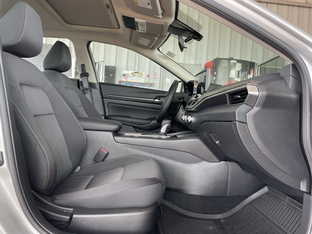 2025 Nissan Altima SV Special Edition photo 17
