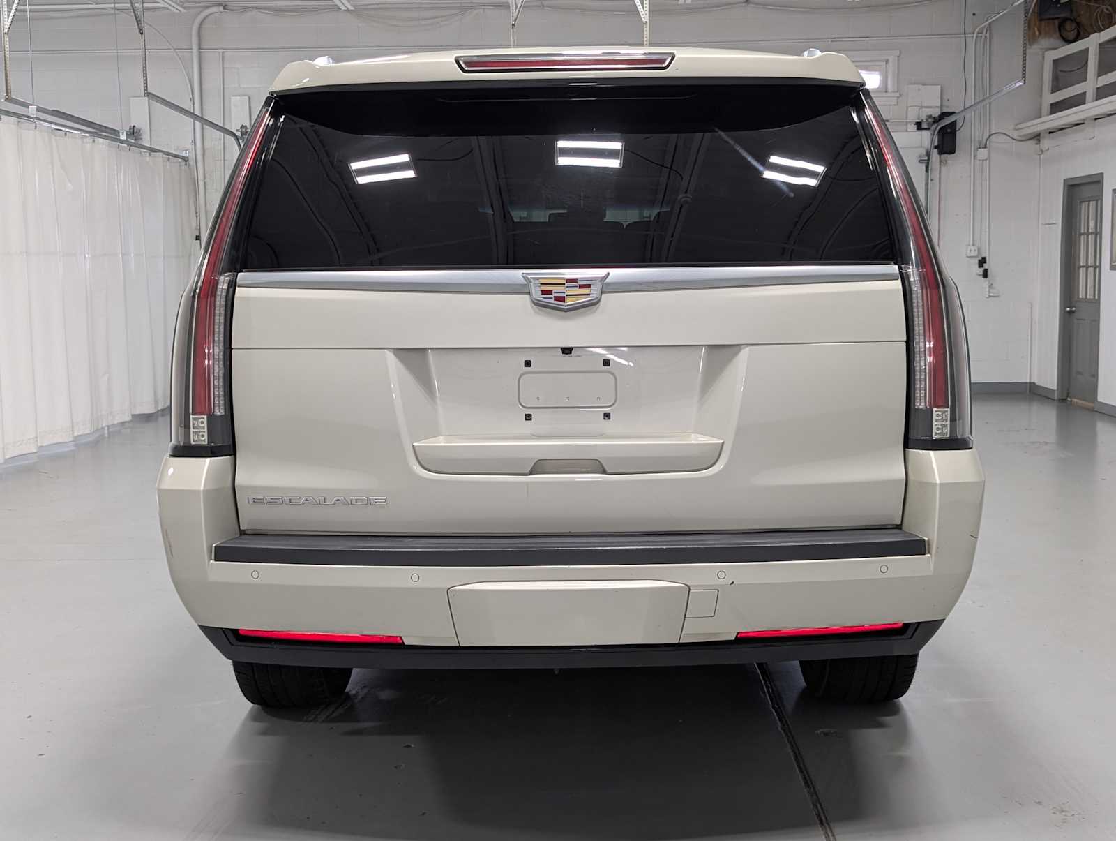 2016 Cadillac Escalade ESV Premium photo 8