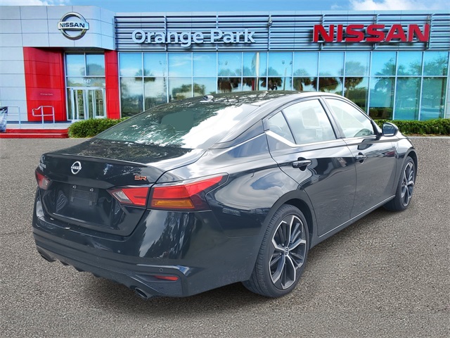 2024 Nissan Altima 2.5 SR photo 2