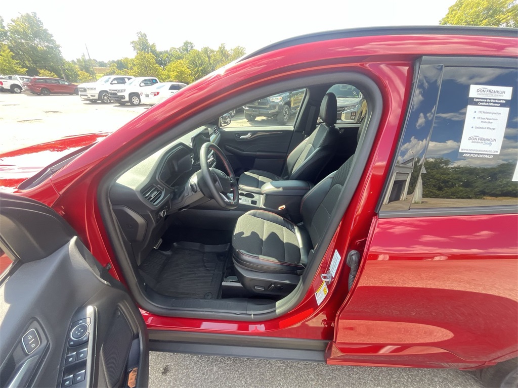 2024 Ford Escape ST-Line photo 11