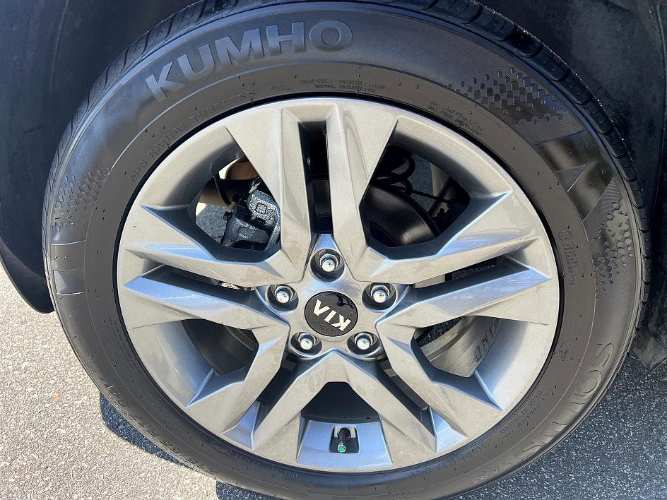 2021 Kia Seltos S photo 11