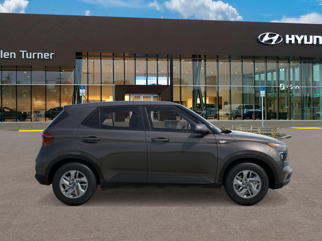 2025 Hyundai Venue SE photo 5
