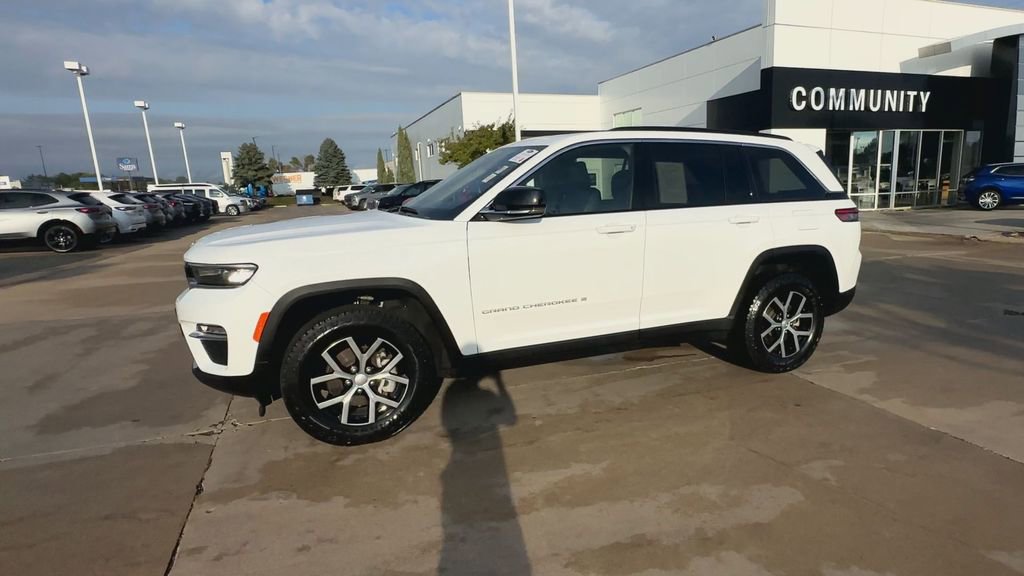 2024 Jeep Grand Cherokee Limited photo 3
