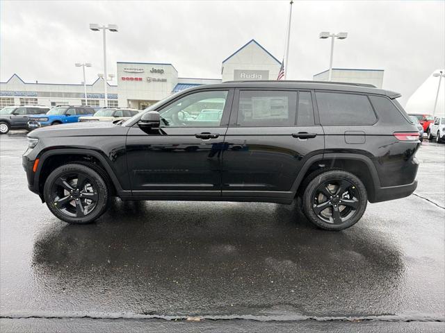 2025 Jeep Grand Cherokee Altitude X photo 2