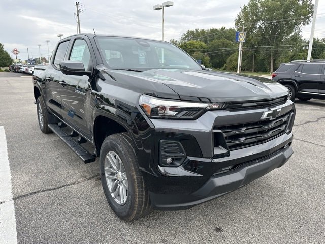 2026 Chevrolet Colorado LT photo 3