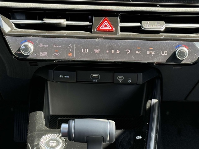 2025 Kia Niro SX photo 4