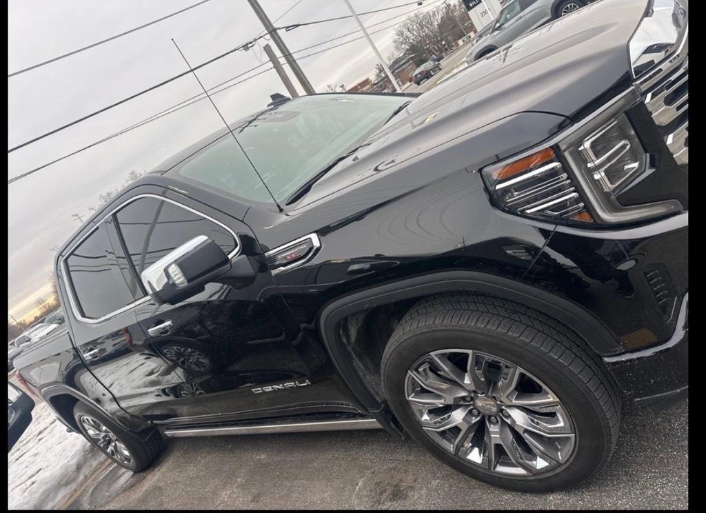 2024 GMC SIERRA - Image 1