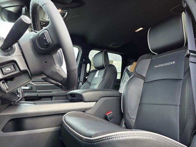 2025 Ram 2500 Laramie photo 24