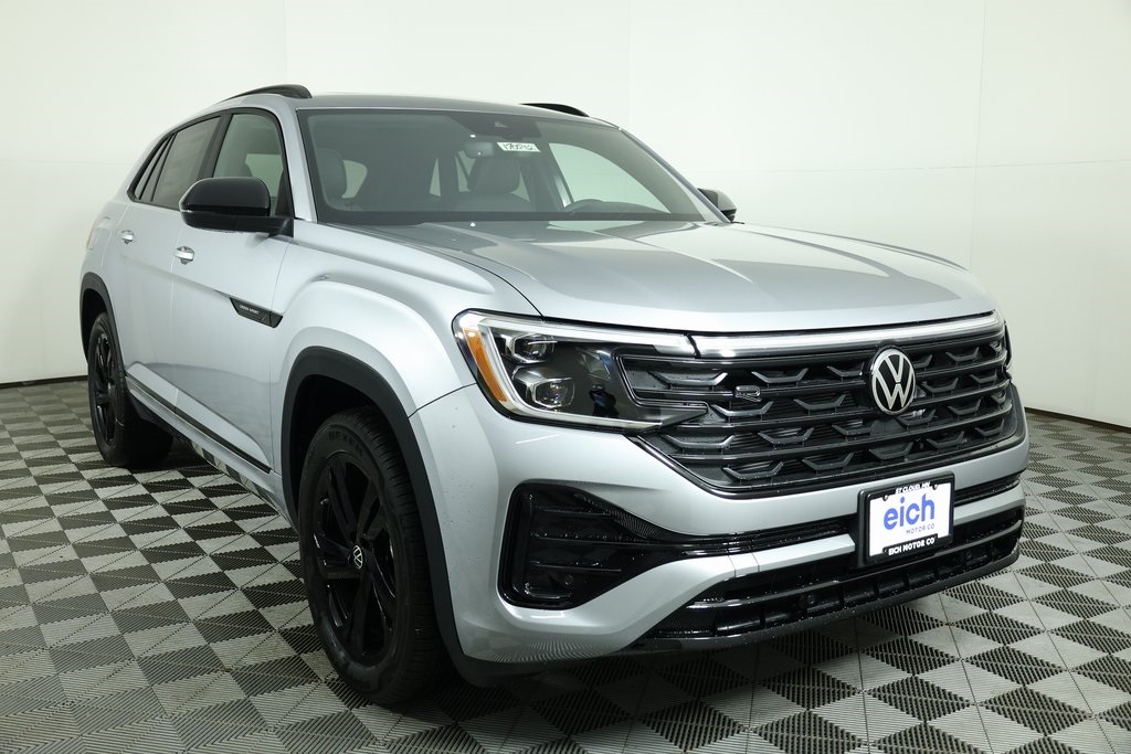 2026 Volkswagen Atlas Cross Sport SEL R-LINE's photo
