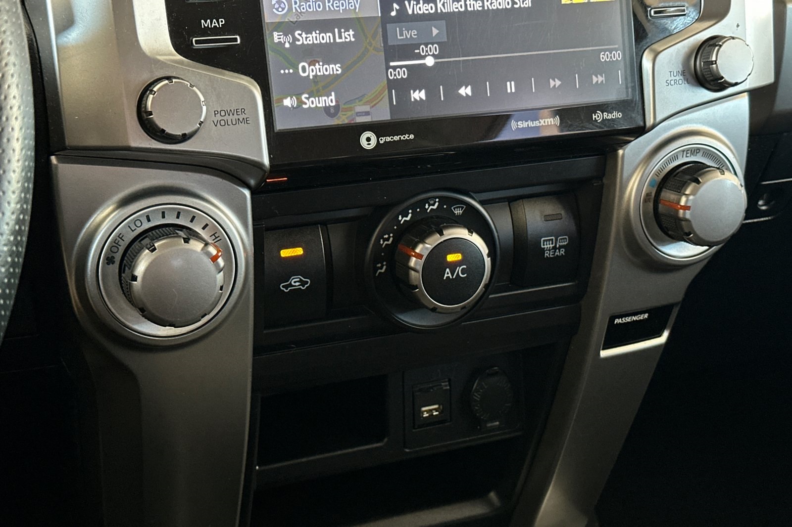 2020 Toyota 4Runner SR5 photo 16