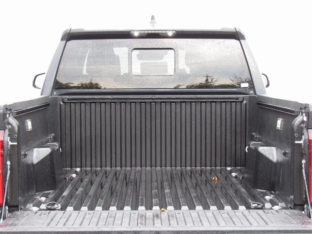 2024 Toyota Tacoma SR5 photo 8