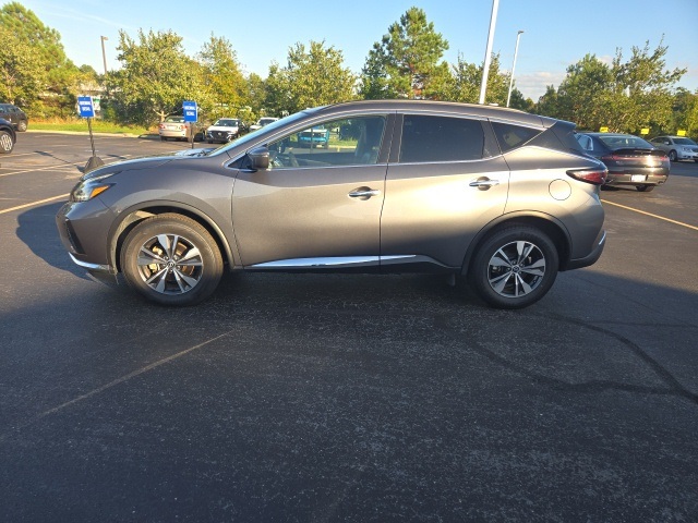 2023 Nissan Murano SV photo 2