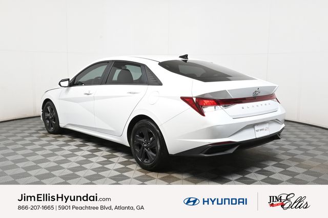 2022 Hyundai Elantra SEL Convenience photo 3