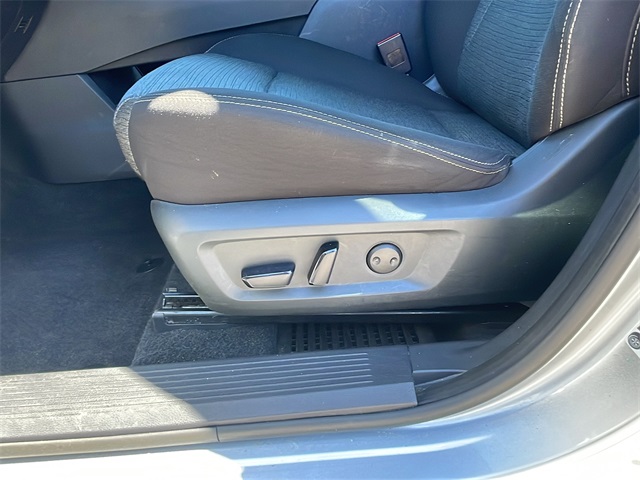 2023 Nissan Rogue SV photo 28