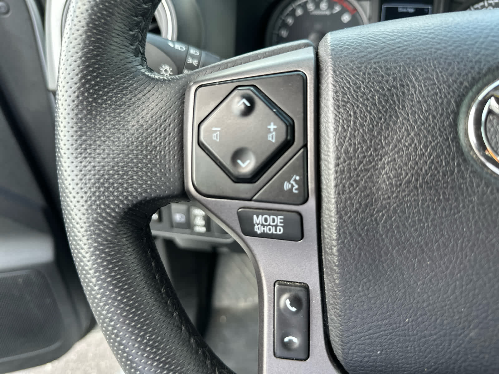 2023 Toyota Tacoma TRD photo 29