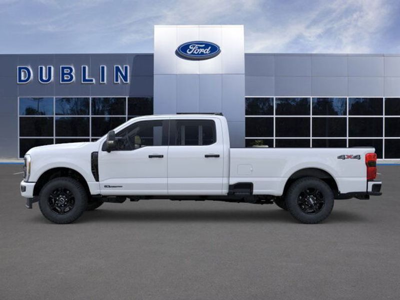 2025 Ford F-350 XL photo 3