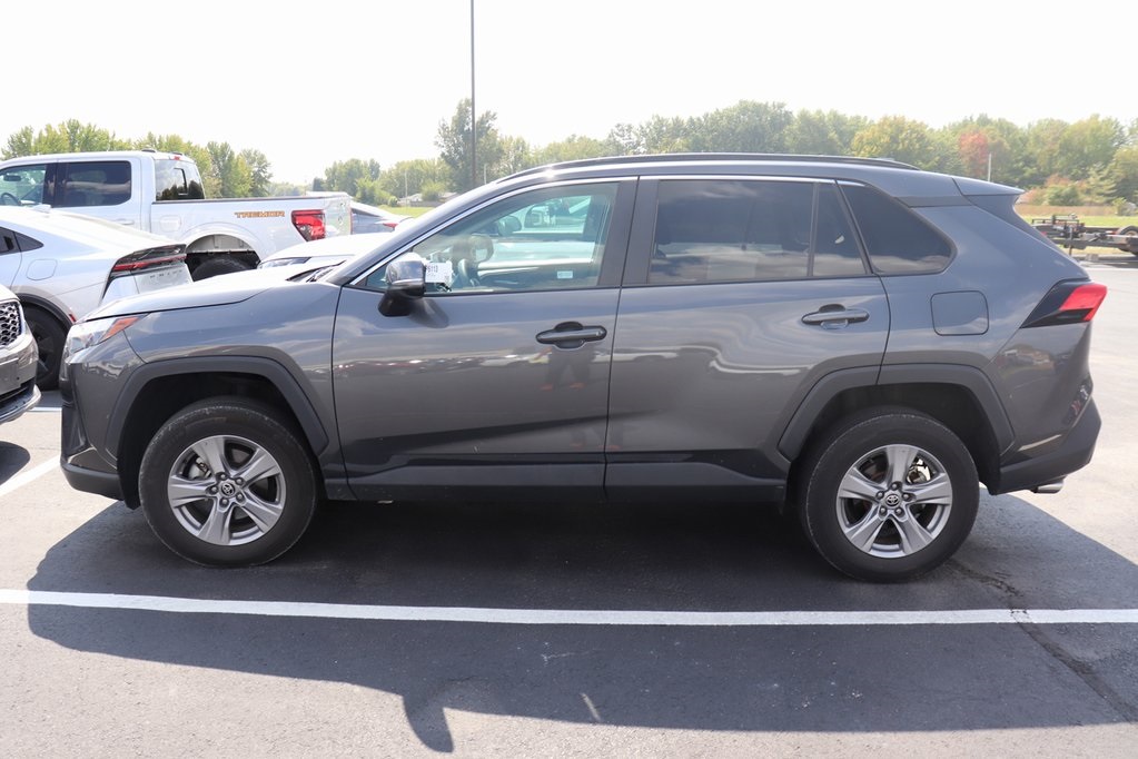 2024 Toyota RAV4 XLE photo 2
