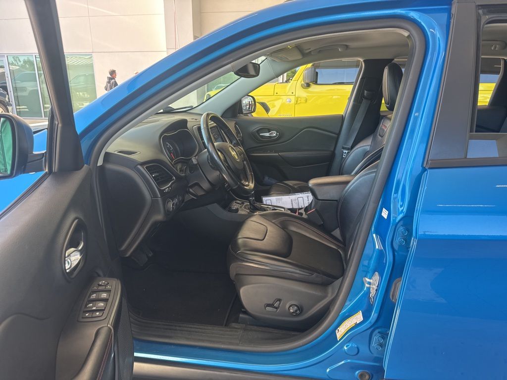 2021 Jeep Cherokee Trailhawk photo 3