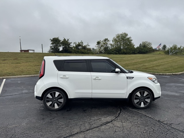 2015 Kia Soul Exclaim photo 2