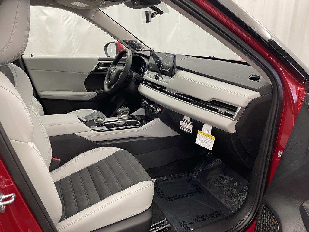2025 Mitsubishi Outlander SE photo 19