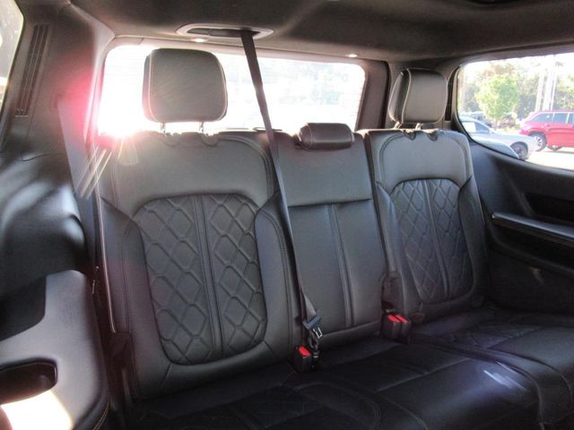 2022 Jeep Grand Wagoneer III photo 36