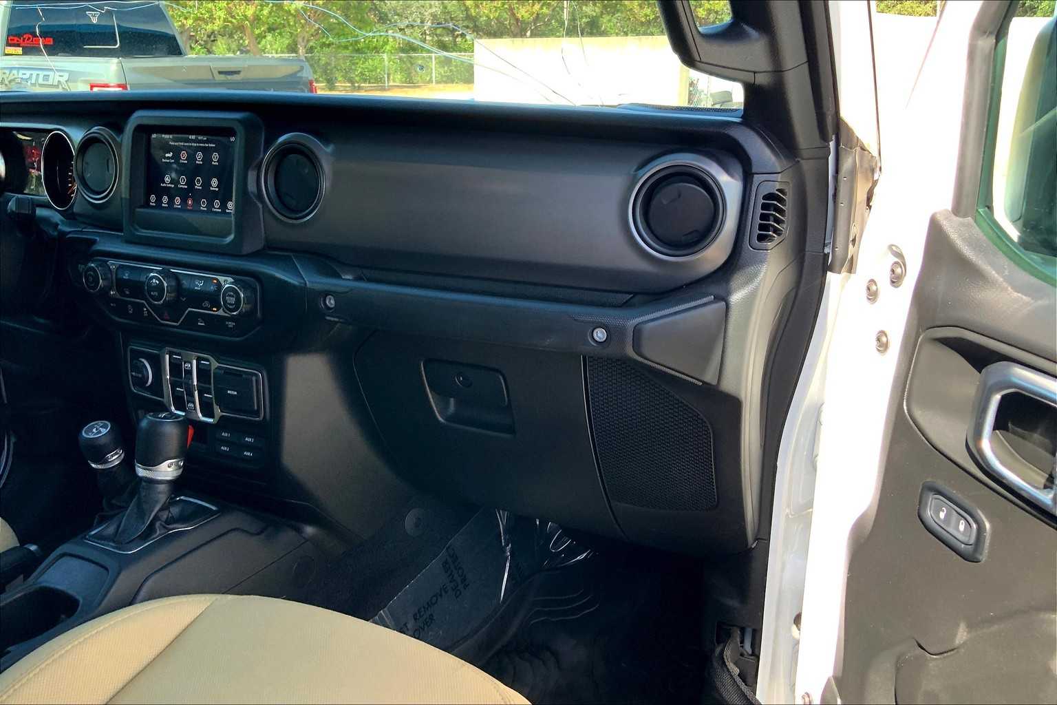 2023 Jeep Gladiator Willys photo 18