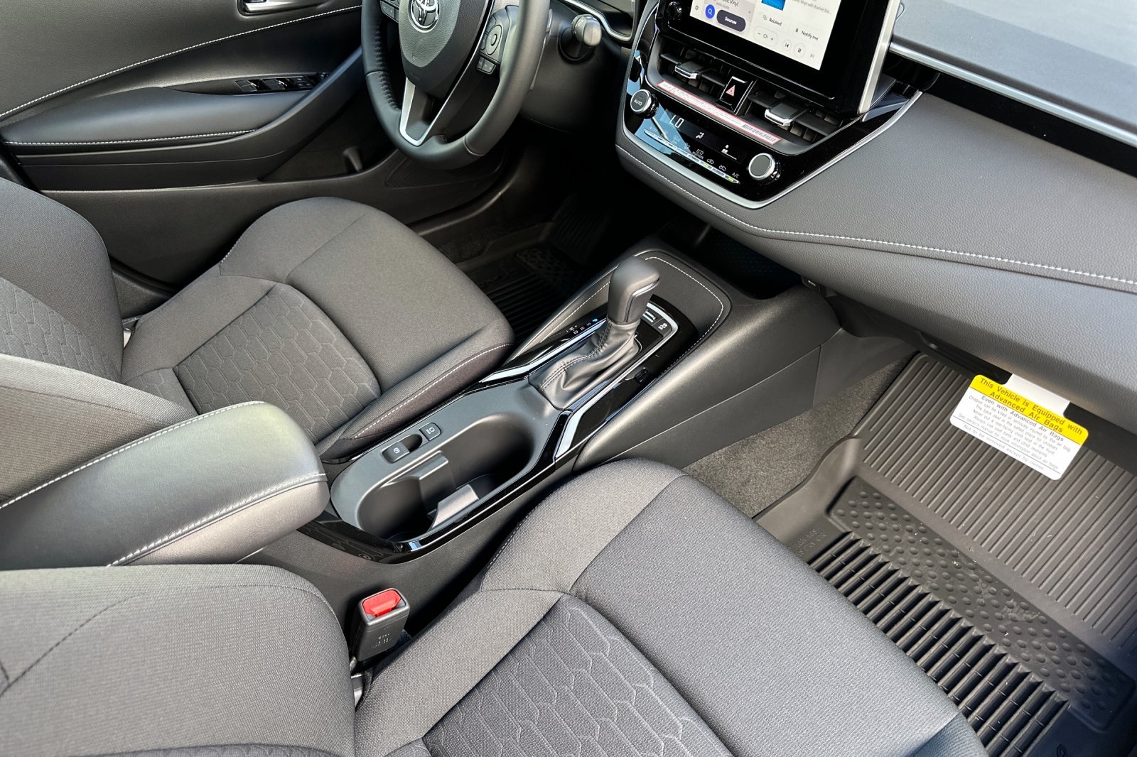 2025 Toyota Corolla SE photo 16