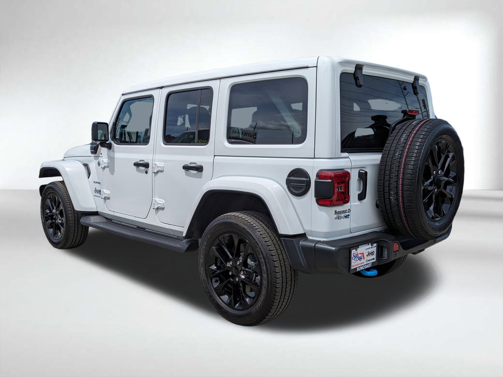 2023 Jeep Wrangler Sahara 4xe photo 6
