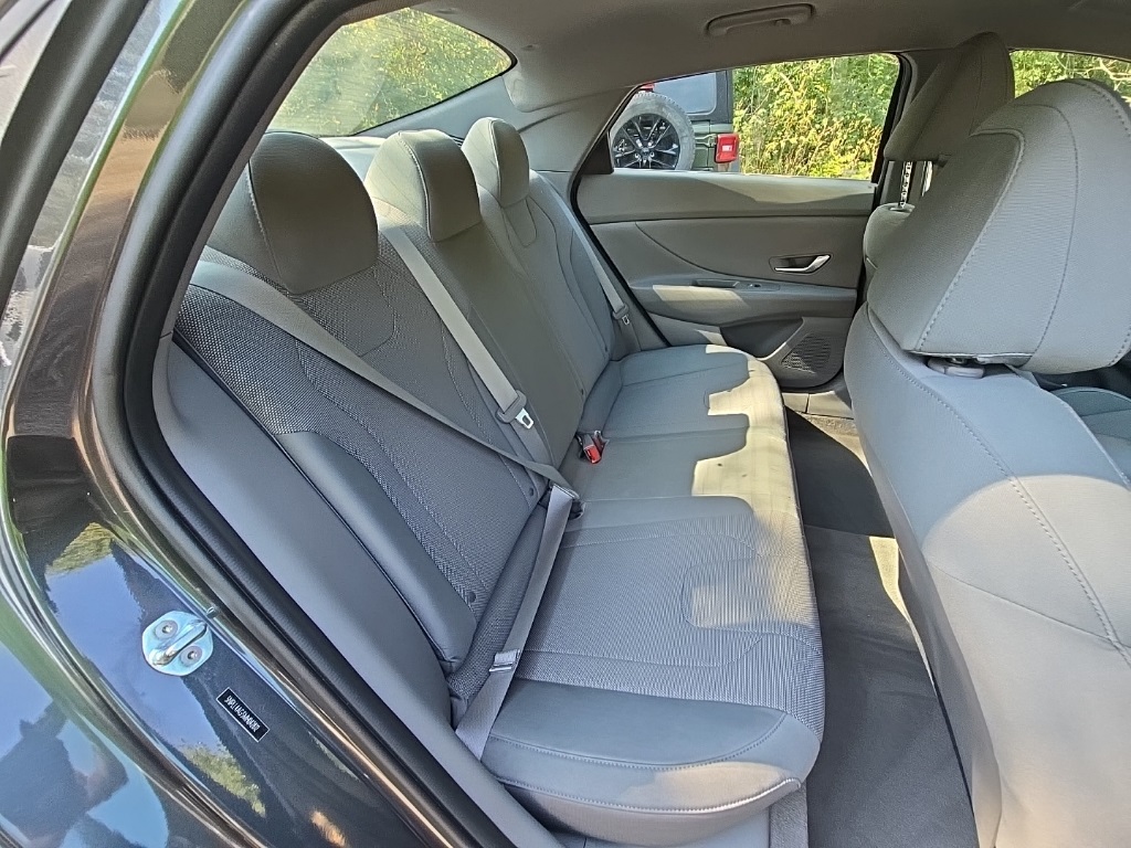 2021 Hyundai Elantra SE photo 12