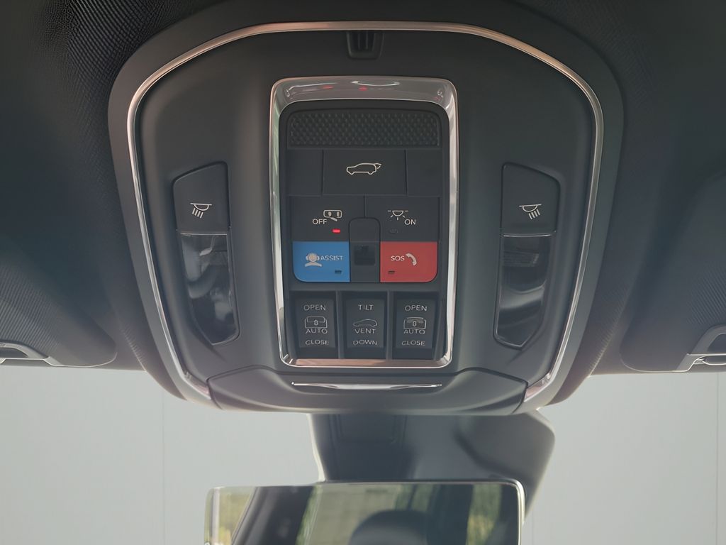 2025 Jeep Grand Cherokee Limited photo 39